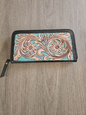 Women's Turquoise Tooled Leather And Hand Painted Zip Wallet-NWOT